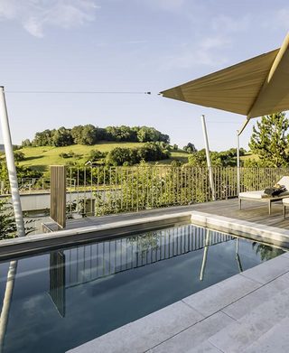 p4n-biominipool-sonnensegel-holz-stein-terrasse